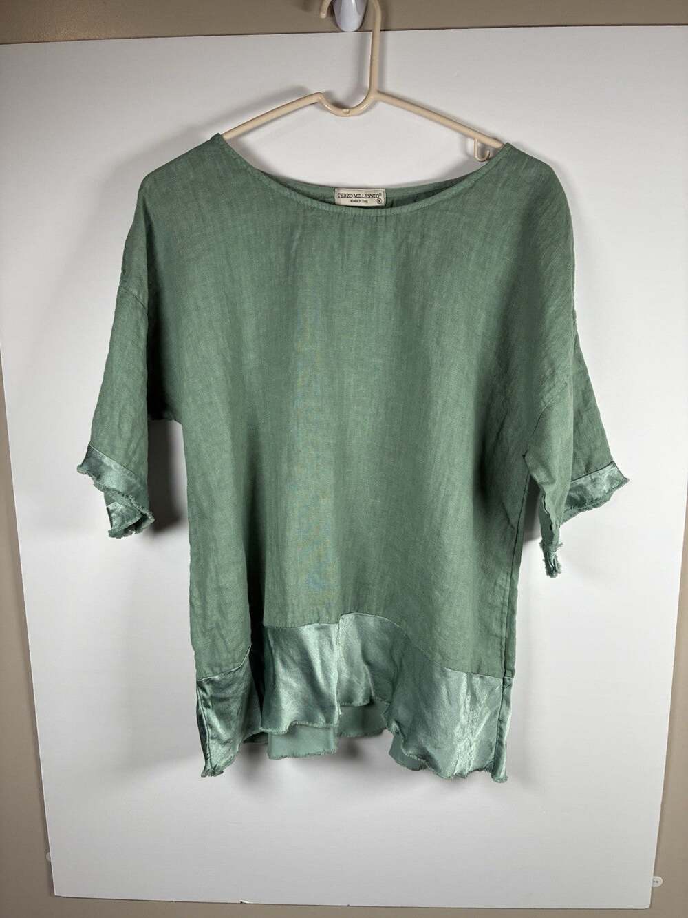 Terzo Millennio M 100% Linen Top Sage Green Satin Trim Lagenlook Made in Italy